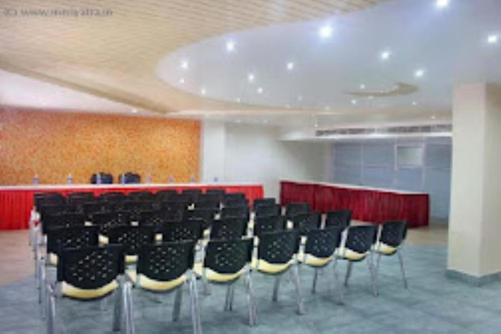 The Gagan Plaza Hotel Kanpur Exterior foto